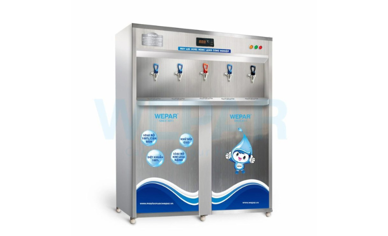Máy lọc nước RO kết hợp làm nóng lạnh bán công nghiệp tiện lợi cho người dùng.